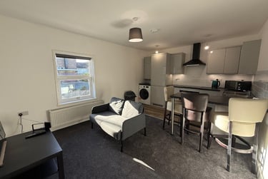 3 bed flat, George Street, Basford, Newcastle under Lyme, ST51JU - Image 2