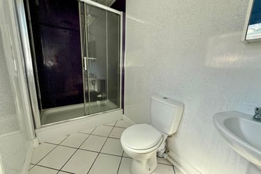 4 bed house, Guildford Street, Shelton, Stoke, ST42EP - Image 6