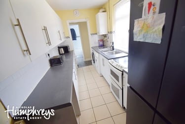4 bed house, Guildford Street, Shelton, Stoke, ST42EP - Image 1