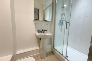 1 bed flat, London Road, Basford, Newcastle under Lyme, ST51FF - Image 2