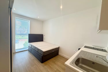 1 bed flat, London Road, Basford, Newcastle under Lyme, ST51FF - Image 1