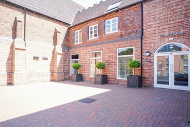 1 bed studio, Orme Road, Cross Heath, Newcastle under Lyme, ST52FB - Image 1