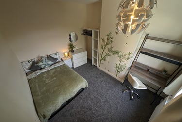 2 bed flat, Enderley Street, Cross Heath, Newcastle under Lyme, ST52DD - Image 1