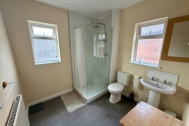4 bed house, London Road, Basford, Newcastle under Lyme, ST51LL - Image 2