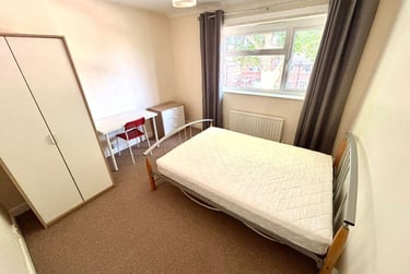 4 bed house, Orme Road, Cross Heath, Newcastle under Lyme, ST52PB - Image 9