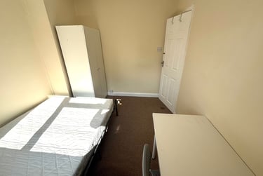 4 bed house, Orme Road, Cross Heath, Newcastle under Lyme, ST52PB - Image 10