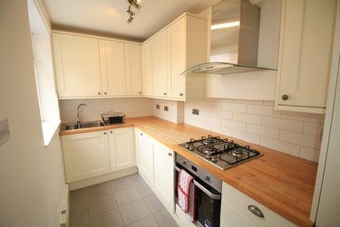 4 bed house, Tudor Grove, Arboretum, Nottingham, NG14HR - Image 2