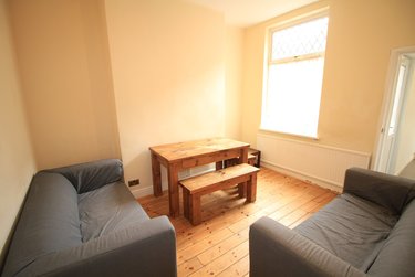4 bed house, Tudor Grove, Arboretum, Nottingham, NG14HR - Image 1