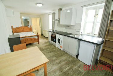 1 bed studio, Bath Street, Hockley, Nottingham, NG11DF - Image 1
