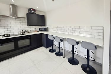 6 bed house, Barrique Road, Dunkirk, Nottingham, NG72RP - Image 1