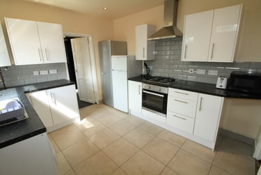 5 bed house, Beeston Road, Dunkirk, Nottingham, NG72JP - Image 1