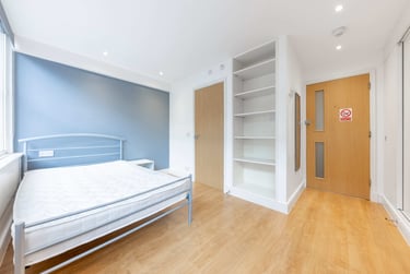 Large Double Bedded Rooms (Premium) - Image 2
