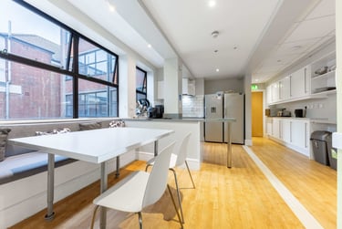 Standard Double Bedded Rooms - Image 6