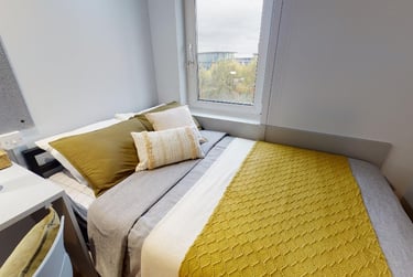 Copper En Suite at iQ Broderick House, 140 Bath Row, City Centre, Birmingham, B151NE - Image 1