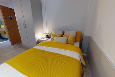 Platinum Studio at iQ Broderick House, 140 Bath Row, City Centre, Birmingham, B151NE - Image 1