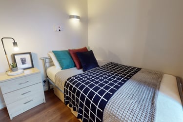 Silver 2 Bed Apartment at iQ Great Newton House, 7 Lower Gill Street, City Centre, Liverpool, L35BB - Image 1