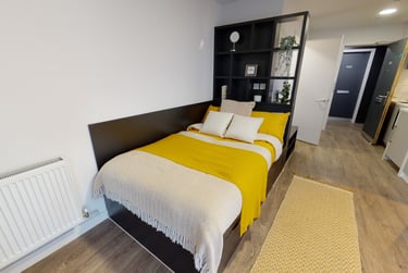 Gold Studio Plus at iQ Shoreditch, East Road, Shoreditch, London, N16AD - Image 1