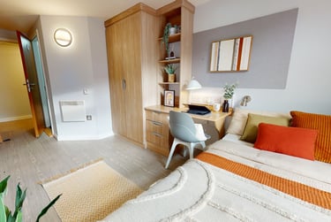 Bronze En Suite Plus at iQ Steel, 19 Pitt Street S1 4DQ, City Centre, Sheffield, S14DQ - Image 1