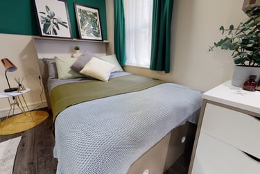 Platinum Studio at iQ Ty Willis House, 6-8 High Street, City Centre, Bangor, LL571NP - Image 1