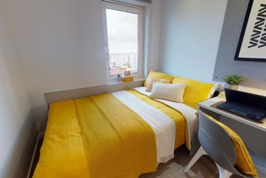 Bronze En Suite - Image 1