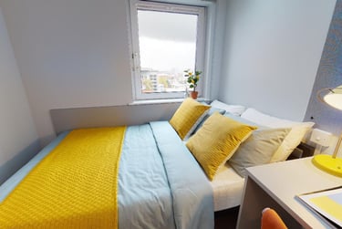 Silver En Suite - Image 1