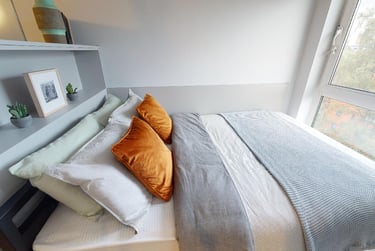 Silver Studio - Image 1