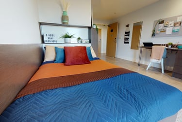 Diamond En Suite - Image 1