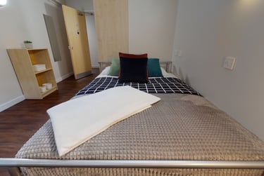 Silver En Suite Plus - Image 1