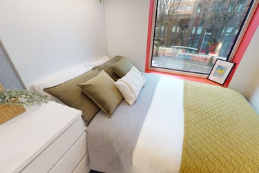 Copper En Suite at iQ Brighton, 7 The Furlong, Coombe Road, Brighton, BN24FR - Image 1