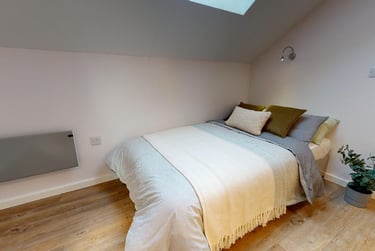 Silver 2 Bed Apartment - Image 1