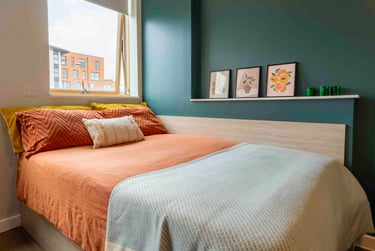 Bronze En Suite - Image 1