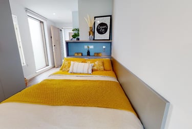 Platinum En Suite Premium at iQ Altus House, Tower House Street, City Centre, Leeds, LS28GH - Image 1