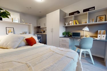 Gold Studio Plus - Image 1