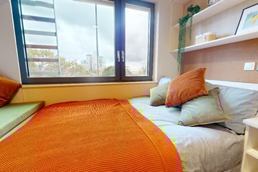 Bronze Studio Plus at iQ Paris Gardens, 6 Paris Garden, Southwark, London, SE18DJ - Image 1