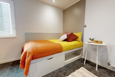 Bronze En Suite Deluxe at iQ Vega, 6 Miles Street, Vauxhall, London, SW81RZ - Image 1