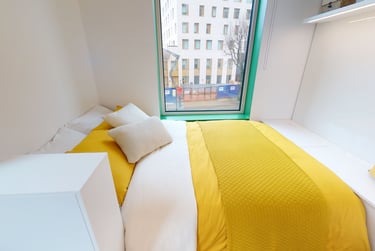 Silver Studio Plus-2627 at iQ Brighton, 7 The Furlong, Coombe Road, Brighton, BN24FR - Image 1