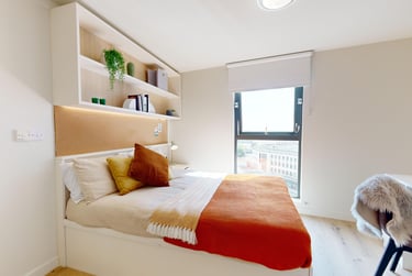 Gold Studio Plus - Image 1