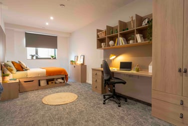 Gold En Suite - Image 1