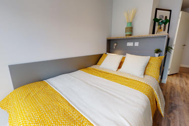 Bronze En Suite Plus-2627 - Image 1