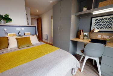 Silver En Suite Plus-2627 - Image 1