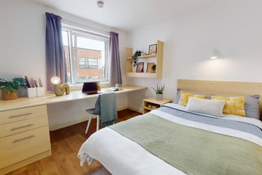 Bronze En Suite - Image 1