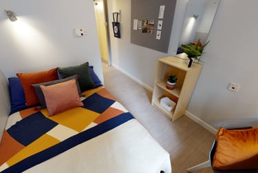 Silver En Suite Plus-2627 at iQ Great Newton House, 7 Lower Gill Street, City Centre, Liverpool, L35BB - Image 1