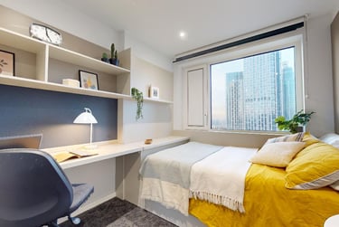 Gold En Suite - Image 1