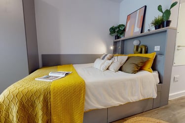 Gold Studio - Image 1