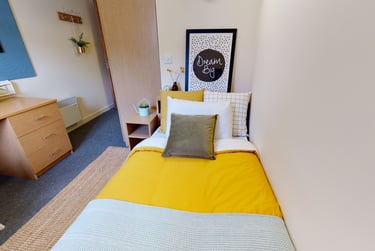 Bronze En Suite - Image 1