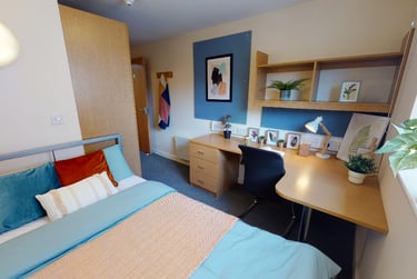 Silver En Suite - Image 1