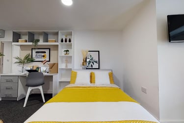 Gold Studio - Image 1