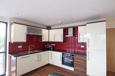 3 bed flat, 121 Fitzwilliam Street, Devonshire Green, Sheffield, S14JP - Image 1