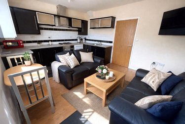 3 bed flat, Glossop Road, Broomhall, Sheffield, S102HP - Image 13