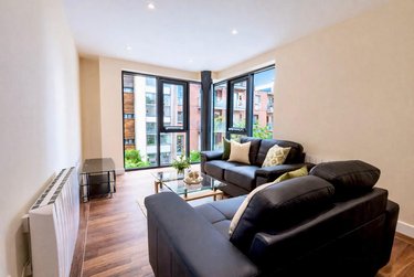 3 bed flat, Ecco, Highfield, Sheffield, S118BP - Image 1